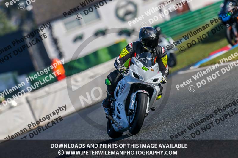 PJM Wedding Photography;enduro digital images;event digital images;eventdigitalimages;mallory park;mallory park photographs;mallory park trackday;mallory park trackday photographs;no limits trackdays;peter wileman photography;racing digital images;trackday digital images;trackday photos